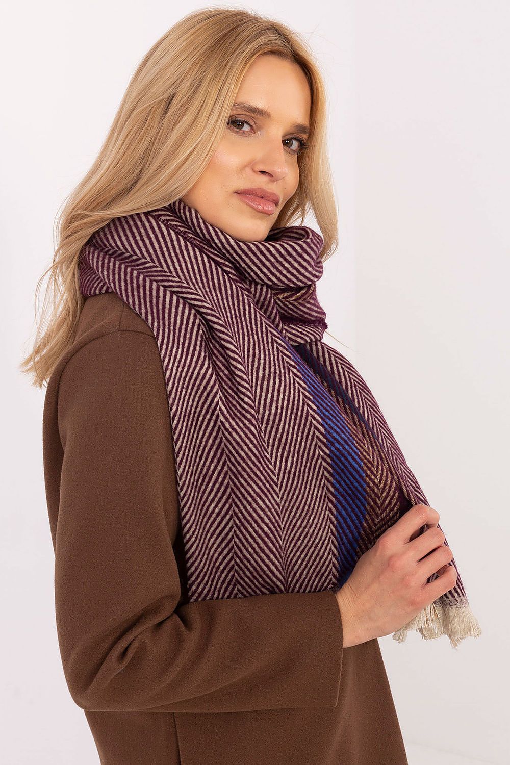  Châle model 206037 AT 