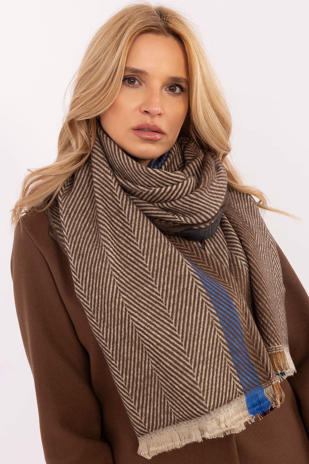  Châle model 206038 AT 