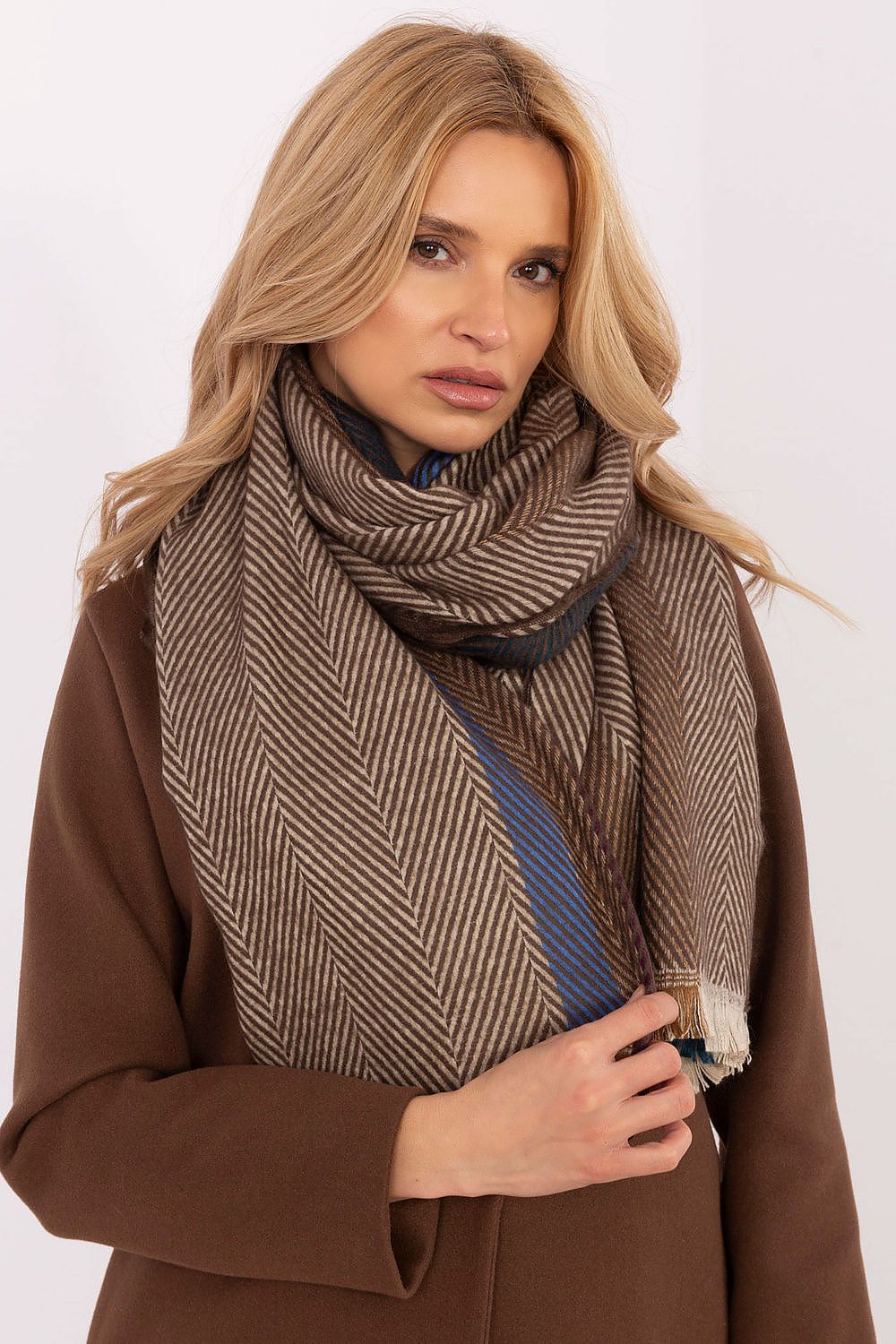  Châle model 206038 AT 