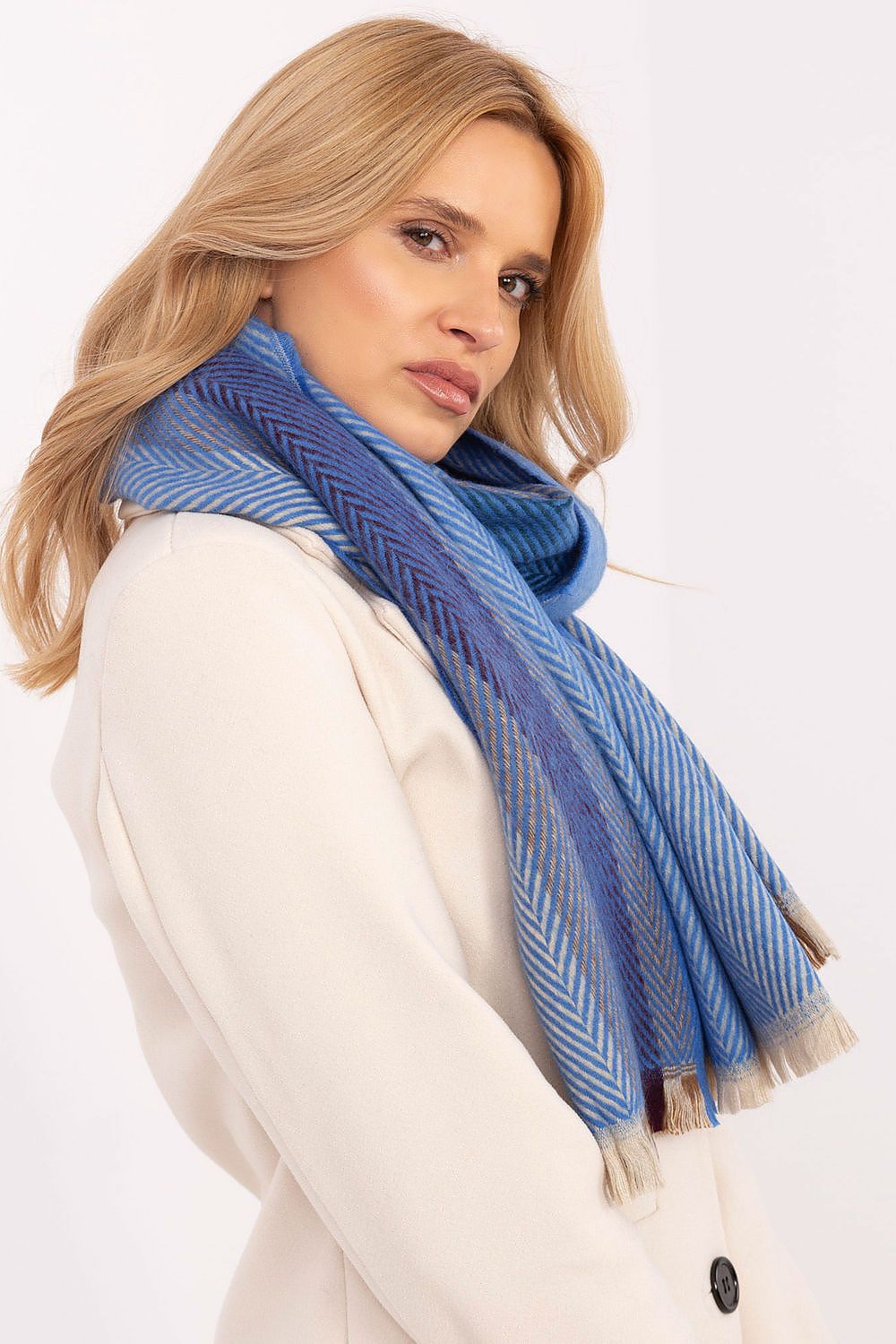  Châle model 206040 AT 
